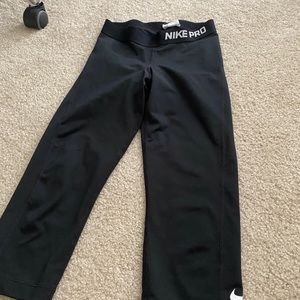Nike pro capris small